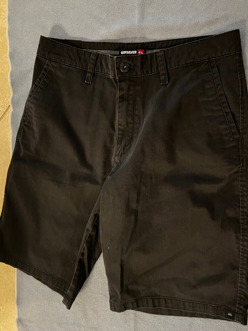 Quicksilver shorts 33